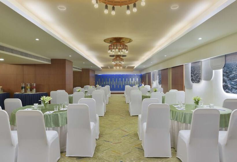 酒店 Hampton By Hilton Vadodara  Alkapuri