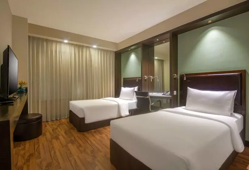 בית מלון כפרי Hampton By Hilton Vadodara  Alkapuri