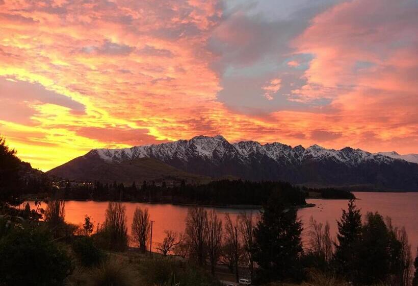 فندق Highview Apartments