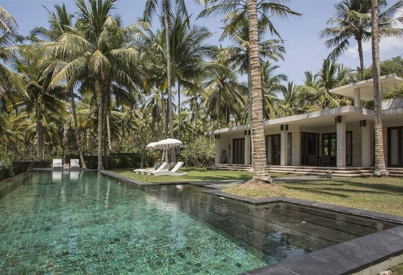 ホテル Kelapa Retreat & Spa