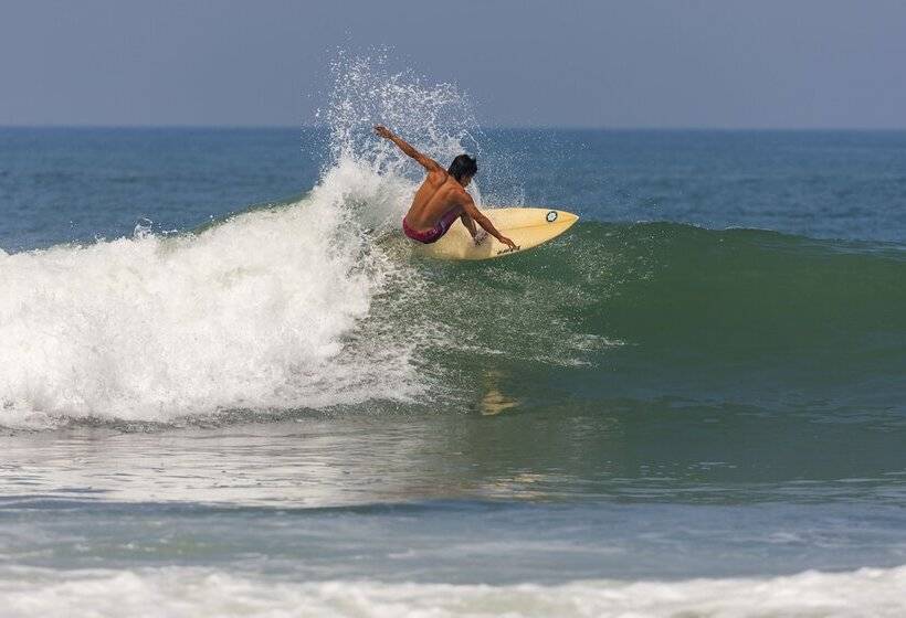 ホテル Kelapa Retreat & Spa