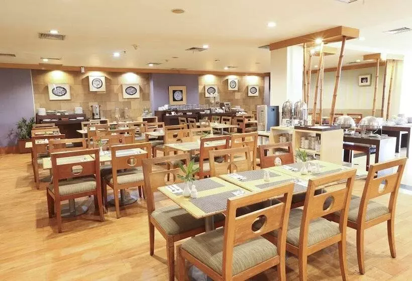 호텔 Santika Pontianak