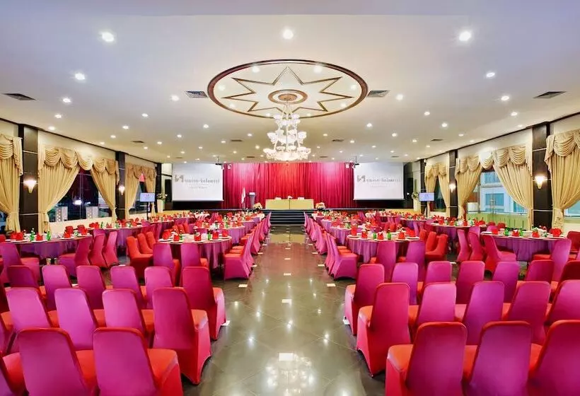 Swiss Belhotel Silae Palu