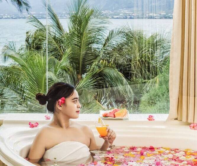 Swiss Belhotel Silae Palu