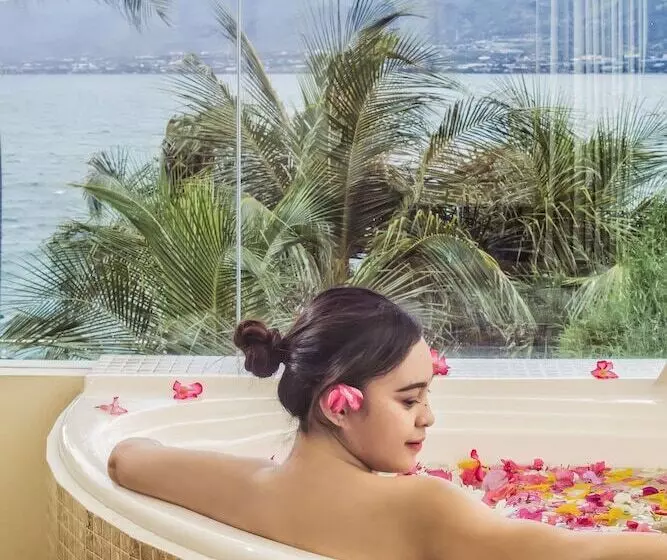 Swiss Belhotel Silae Palu