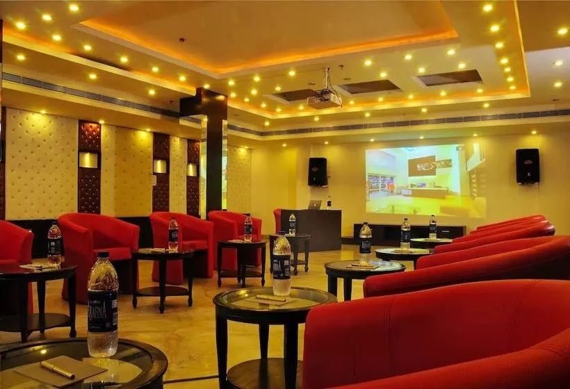 בית מלון כפרי The Pearl   Newly Renovated In City Centre