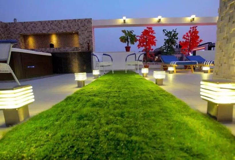 בית מלון כפרי The Pearl   Newly Renovated In City Centre