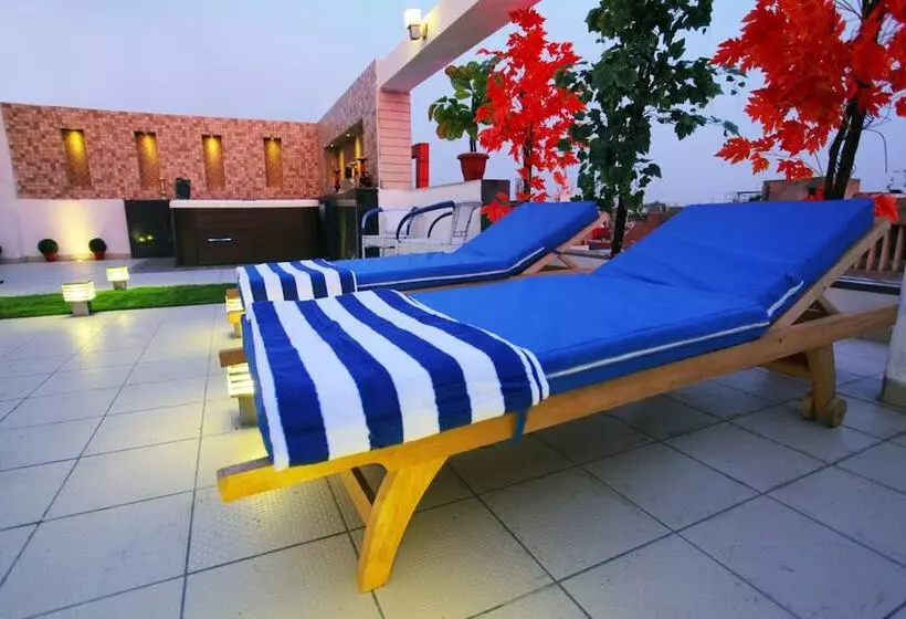 בית מלון כפרי The Pearl   Newly Renovated In City Centre