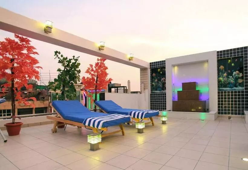 בית מלון כפרי The Pearl   Newly Renovated In City Centre