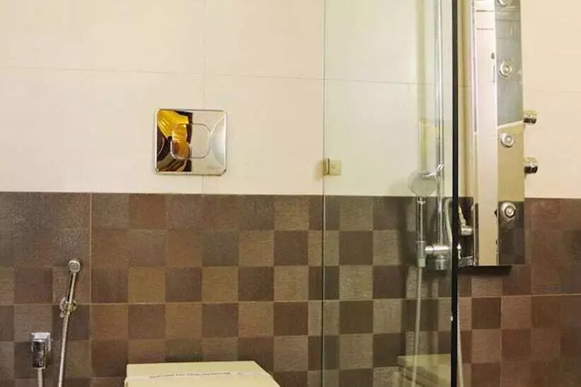 בית מלון כפרי The Pearl   Newly Renovated In City Centre