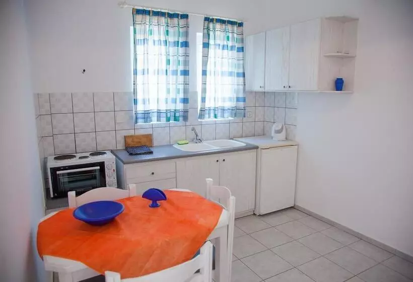 Litsa Mare Apartments