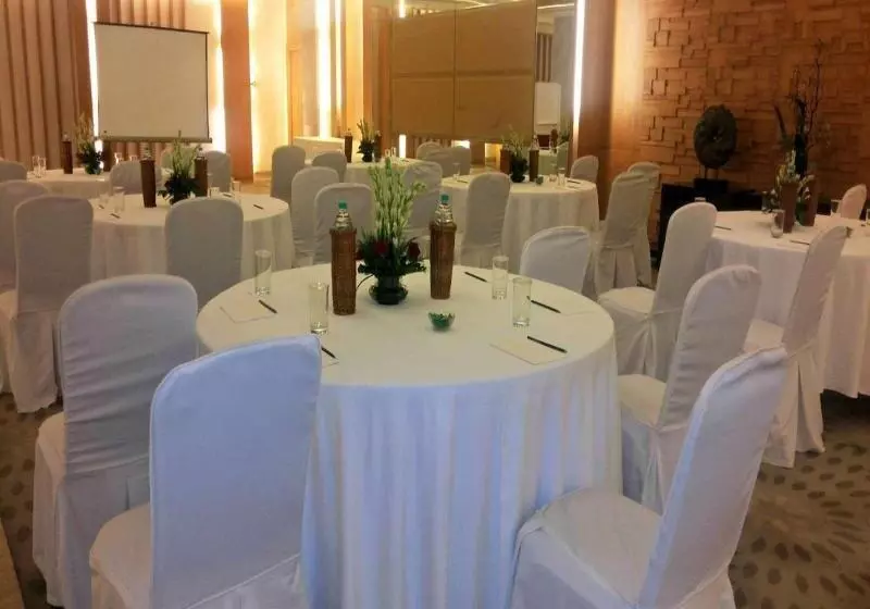 Radisson Hotel Sector 29 Gurugram