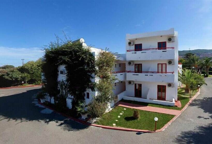 Sandy S Studios Apartments & Log Villas