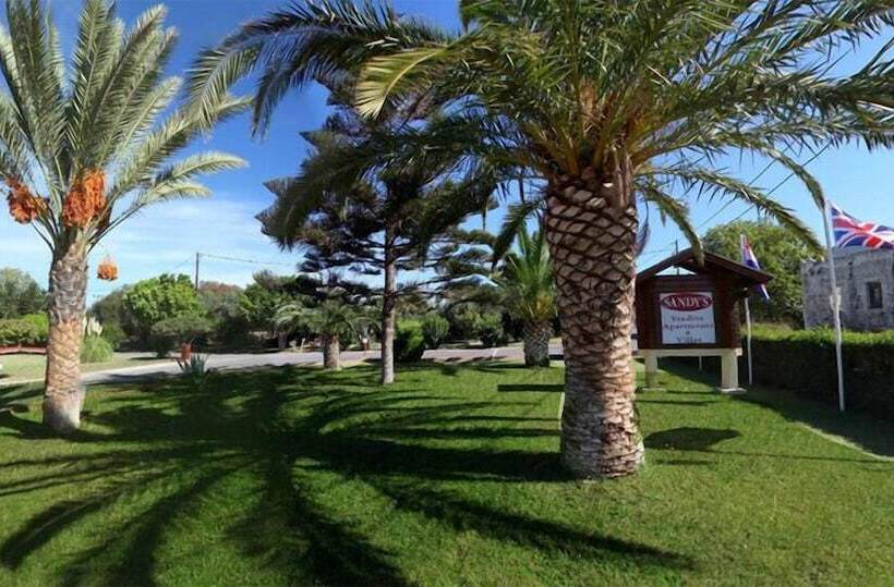 Sandy S Studios Apartments & Log Villas