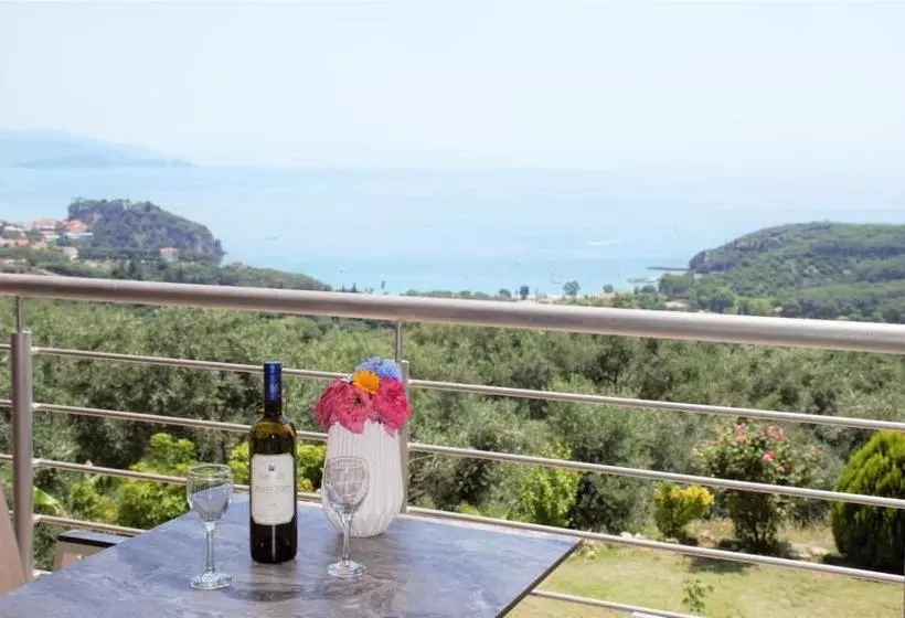 Villa Thomas Nakas