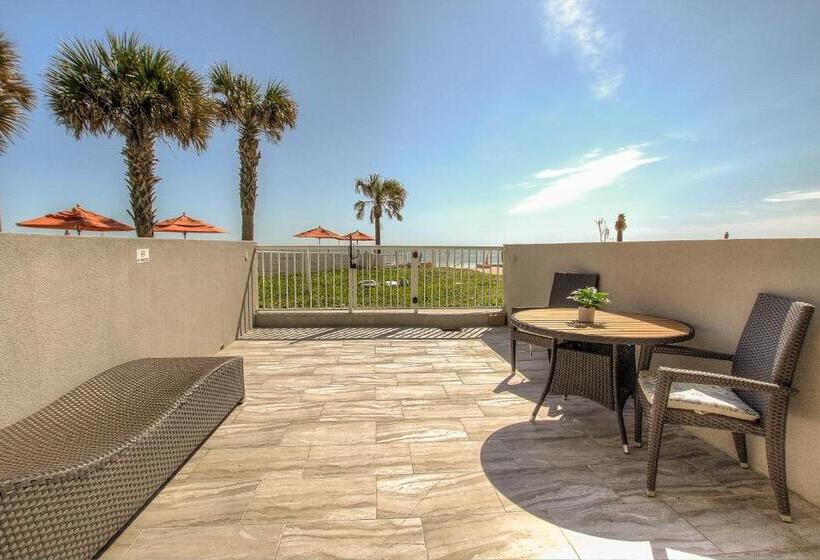 فندق Beach House Inn