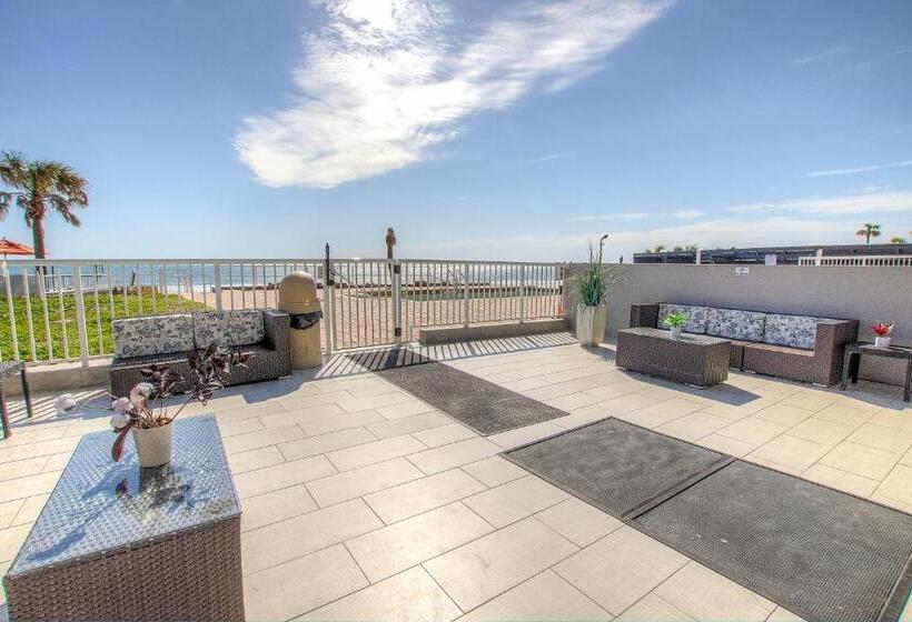 فندق Beach House Inn