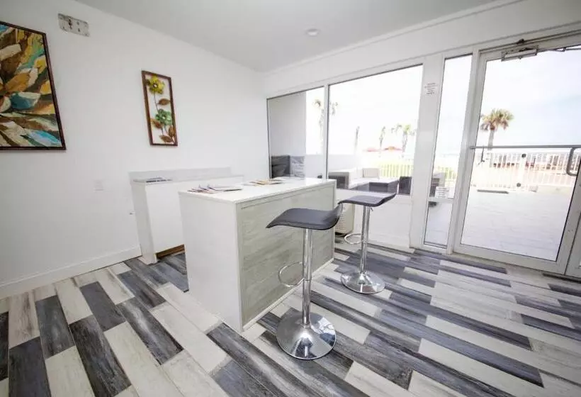 酒店 Beach House Inn