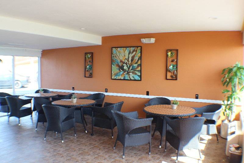 فندق Beach House Inn