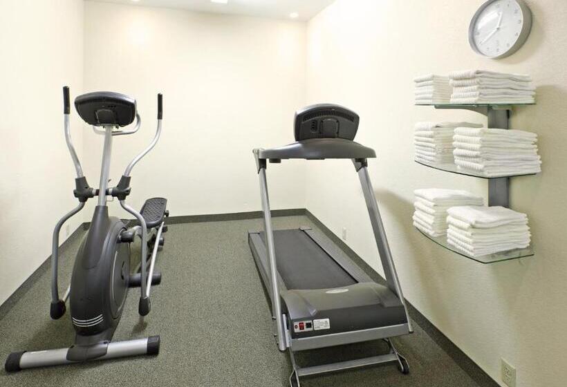 호텔 Candlewood Suites Fayetteville, An Ihg