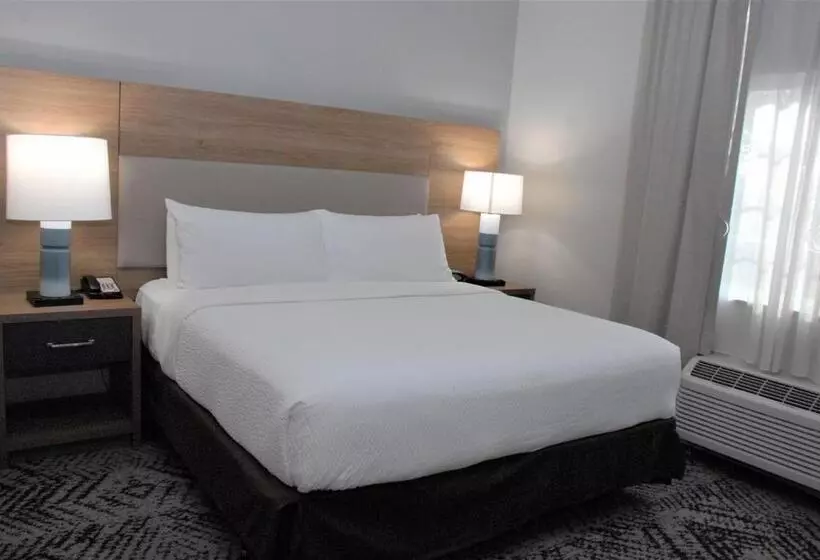 Отель Candlewood Suites Tallahassee, An Ihg