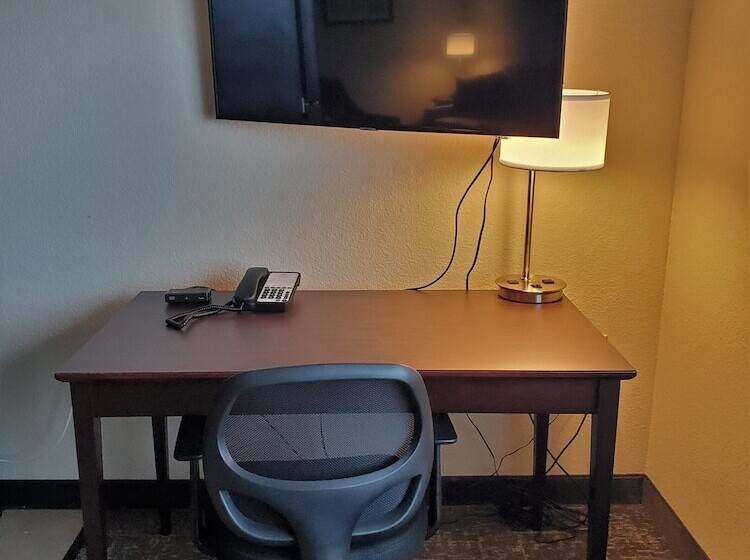 Отель Cobblestone Suites Oshkosh