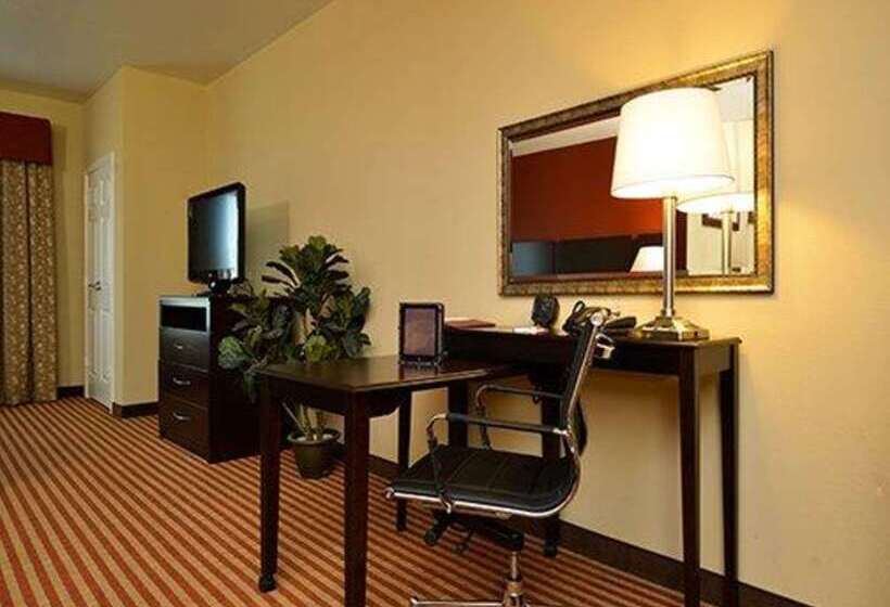 호텔 Comfort Suites