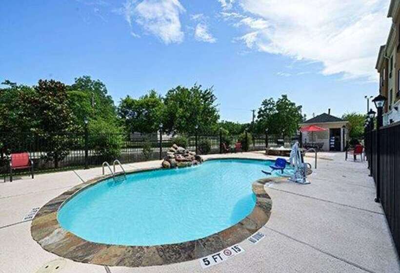 호텔 Comfort Suites