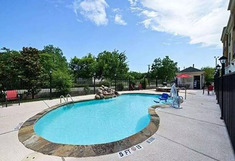 호텔 Comfort Suites