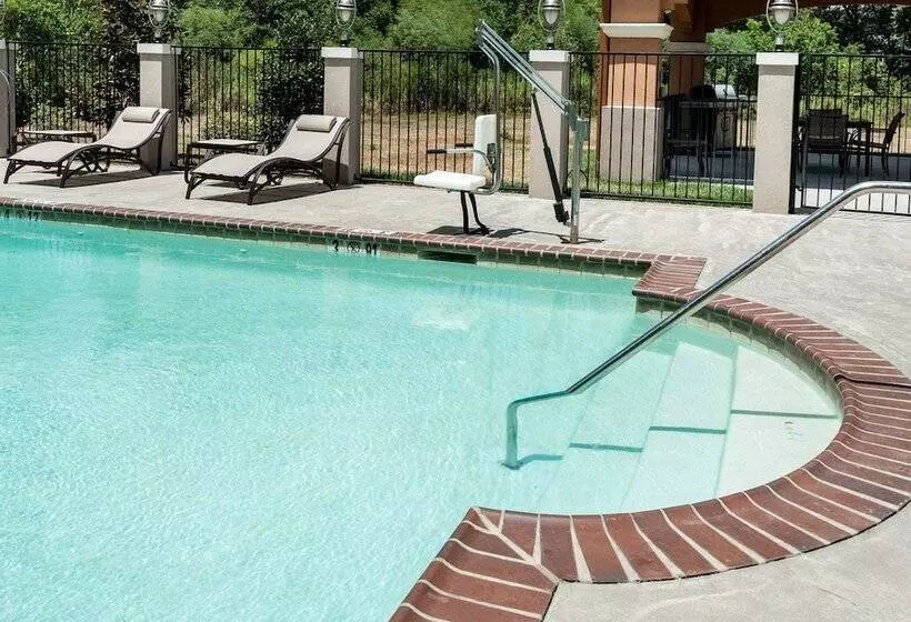 酒店 Comfort Suites Oil Center