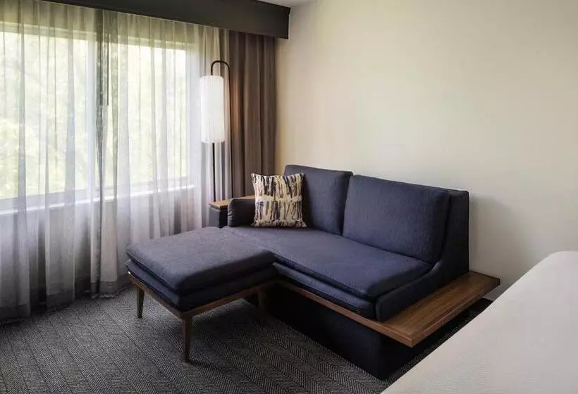 ホテル Courtyard Edison Woodbridge