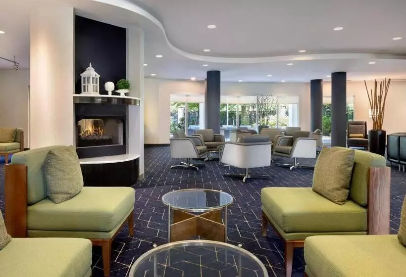 ホテル Courtyard Edison Woodbridge