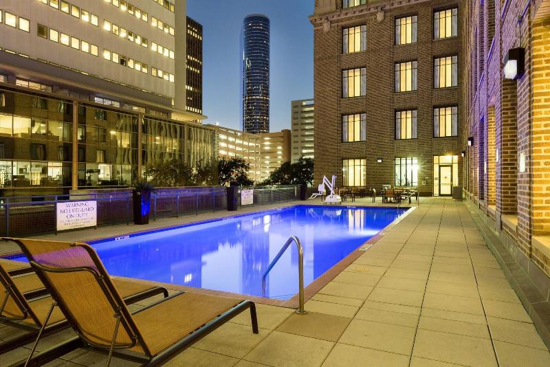 فندق Courtyard Houston Downtown Convention Center