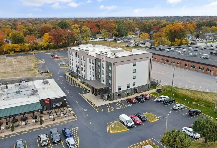 ホテル Comfort Suites St Louis   Sunset Hills