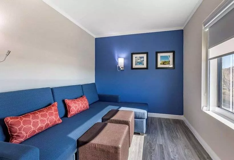 ホテル Comfort Suites St Louis   Sunset Hills