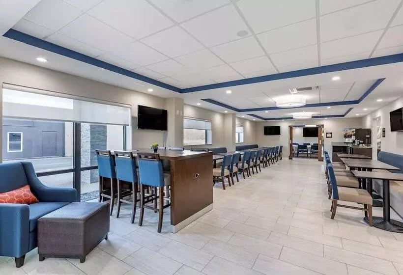ホテル Comfort Suites St Louis   Sunset Hills