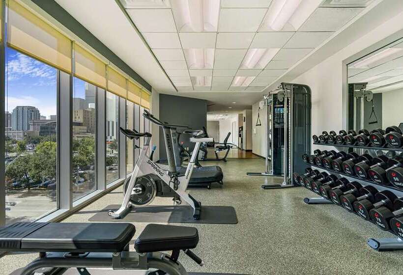 فندق Embassy Suites Houston Downtown