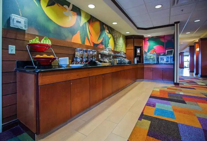 Hotelli Fairfield Inn & Suites Toledo North