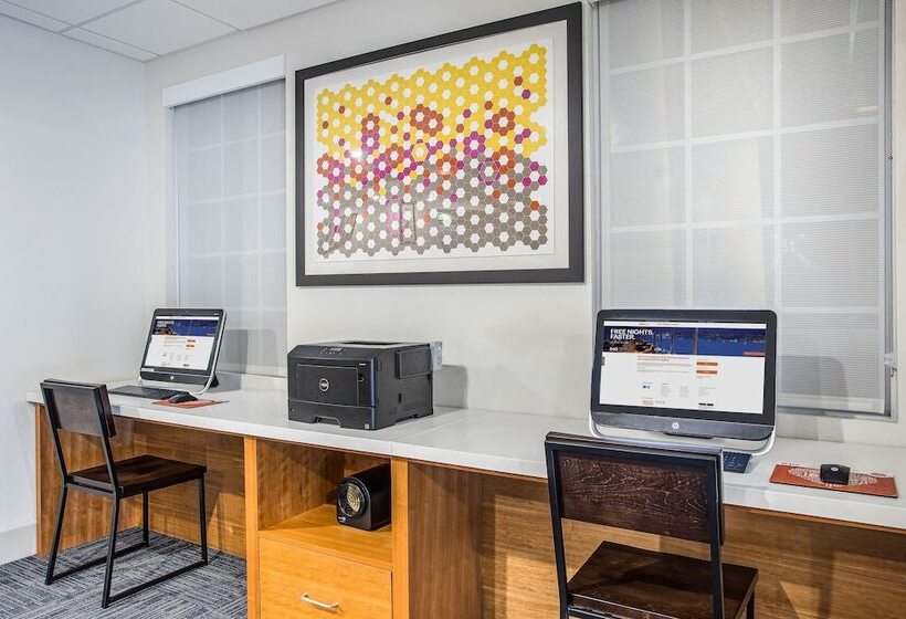 Holiday Inn Express Hotel & Suites Alcoa Knoxville Airport, An Ihg