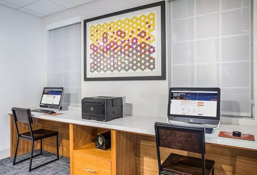 Holiday Inn Express Hotel & Suites Alcoa Knoxville Airport, An Ihg