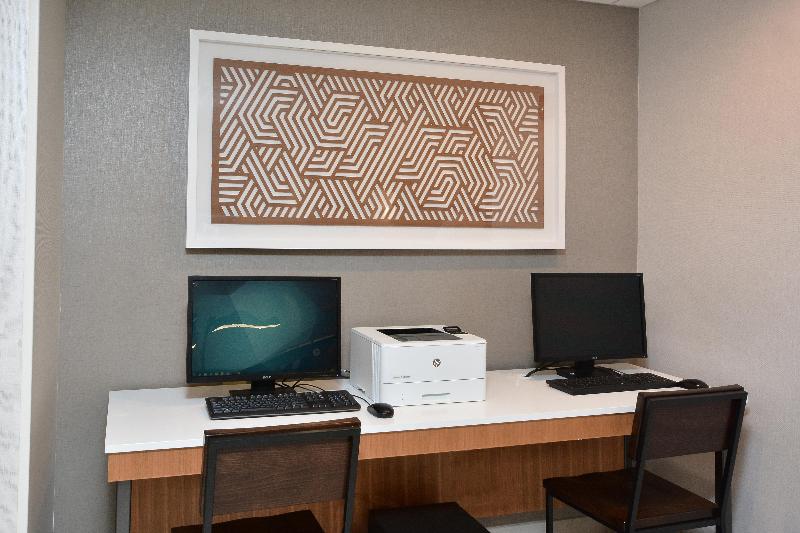 فندق Holiday Inn Express Raleigh Durham Airport, An Ihg