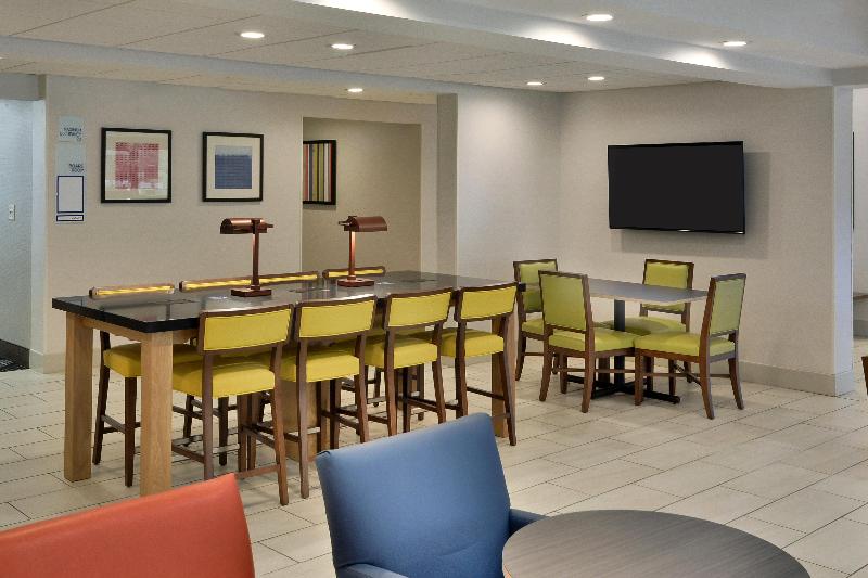 فندق Holiday Inn Express Raleigh Durham Airport, An Ihg