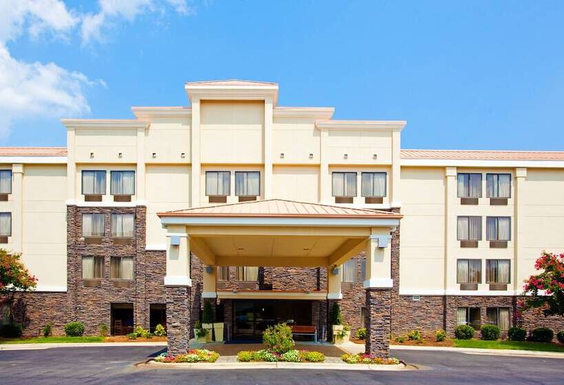 فندق Holiday Inn Express Raleigh Durham Airport, An Ihg