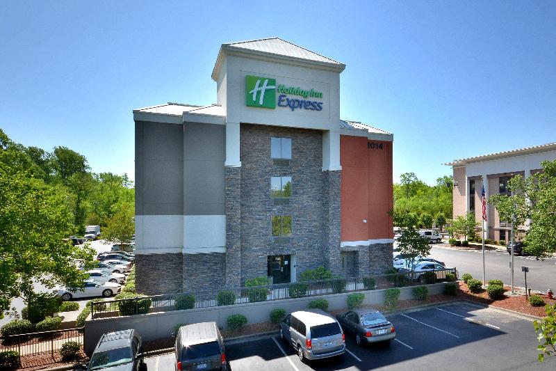 فندق Holiday Inn Express Raleigh Durham Airport, An Ihg