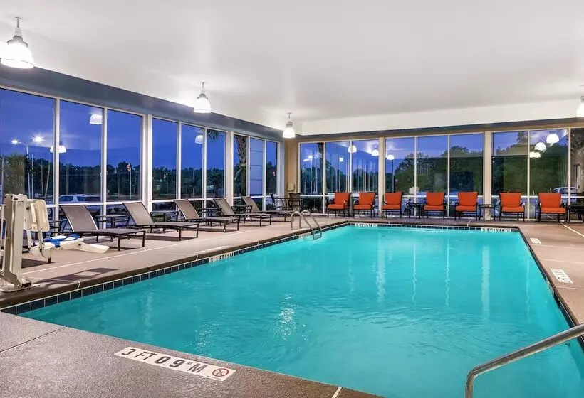 ホテル Holiday Inn Express & Suites Florence, An Ihg