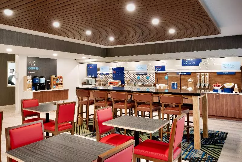 ホテル Holiday Inn Express & Suites Mitchell, An Ihg