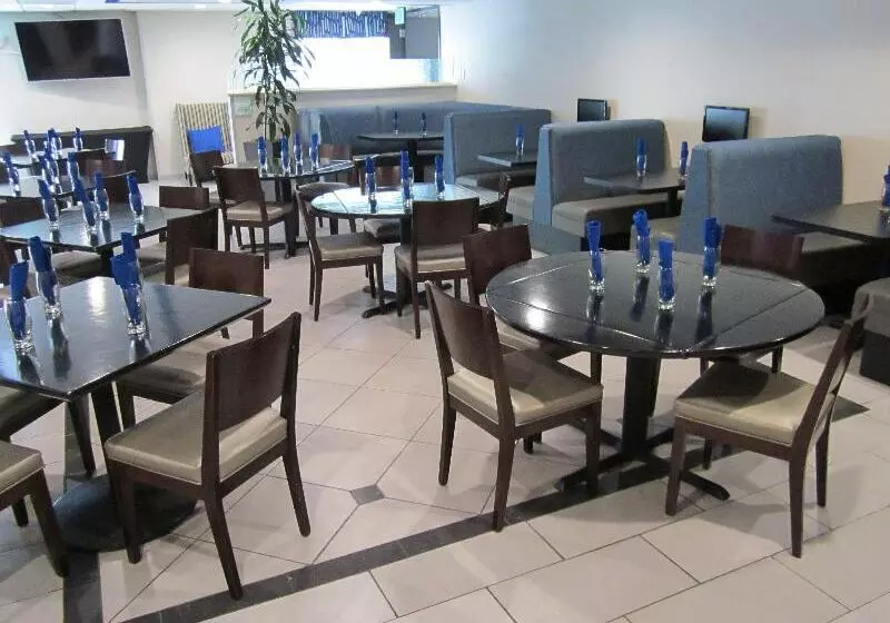 ホテル Holiday Inn Oceanside Marina Camp Pendleton, An Ihg