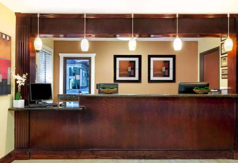 Hotel Howard Johnson By Wyndham Lafayette