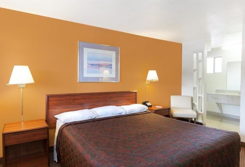 호텔 Country Inn And Suites By Radisson Flagstaff Downt