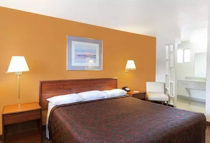 Отель Country Inn And Suites By Radisson Flagstaff Downt